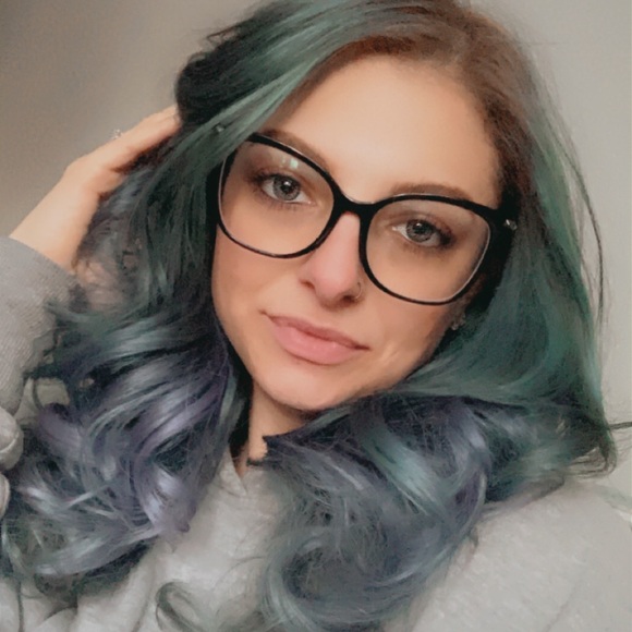 Welcome to my closet !!! - Picture 1 of 2